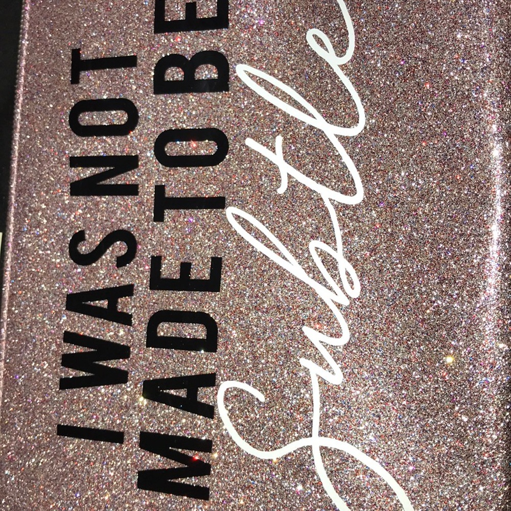 MAKEUP POUCH